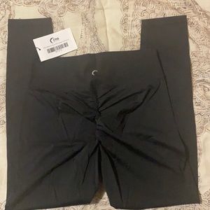 Zyia Scrunchy What Leggings new